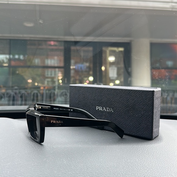 Prada sunglasses - Picture 2 of 3